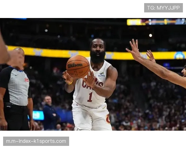 哈登指挥骑士进攻体系 米切尔专注砍分轻取奇才